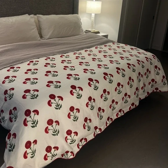 Matouk Schumacher Duvet Cover - Gisele Scarlet (Custom Made) - Picture 3 of 3